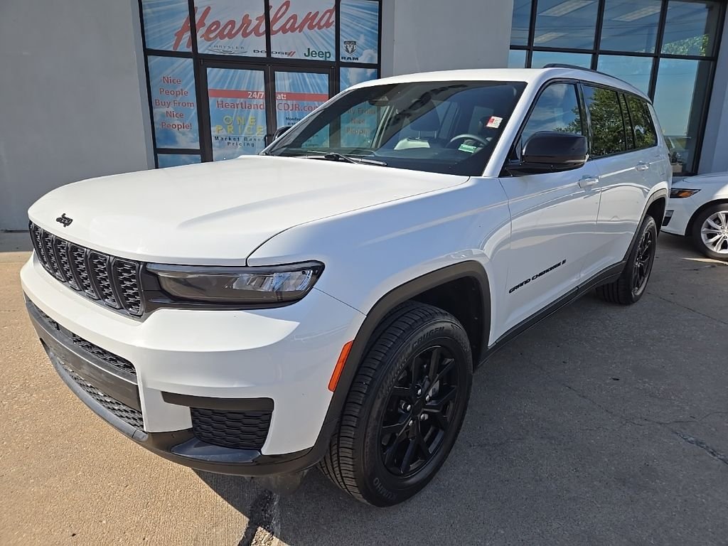 Used 2024 Jeep Grand Cherokee L Altitude with VIN 1C4RJKAG2R8553601 for sale in Kansas City