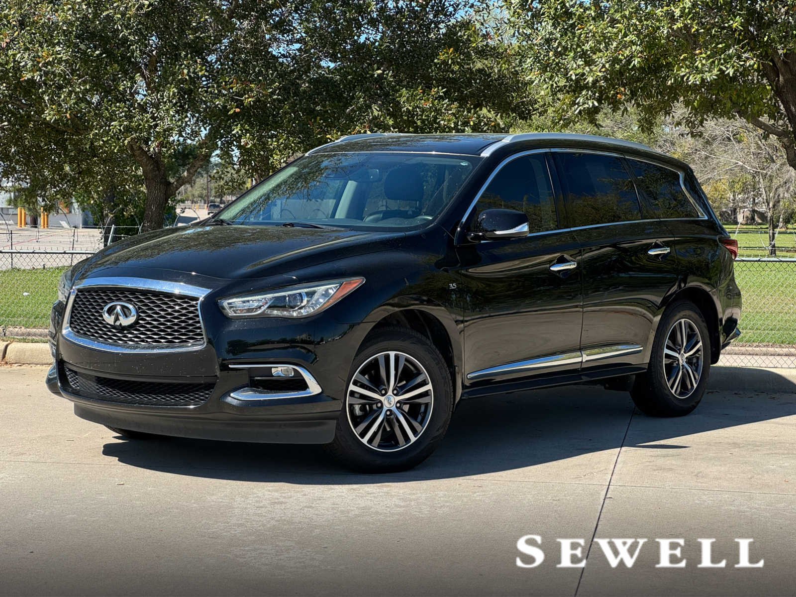2019 INFINITI QX60 LUXE