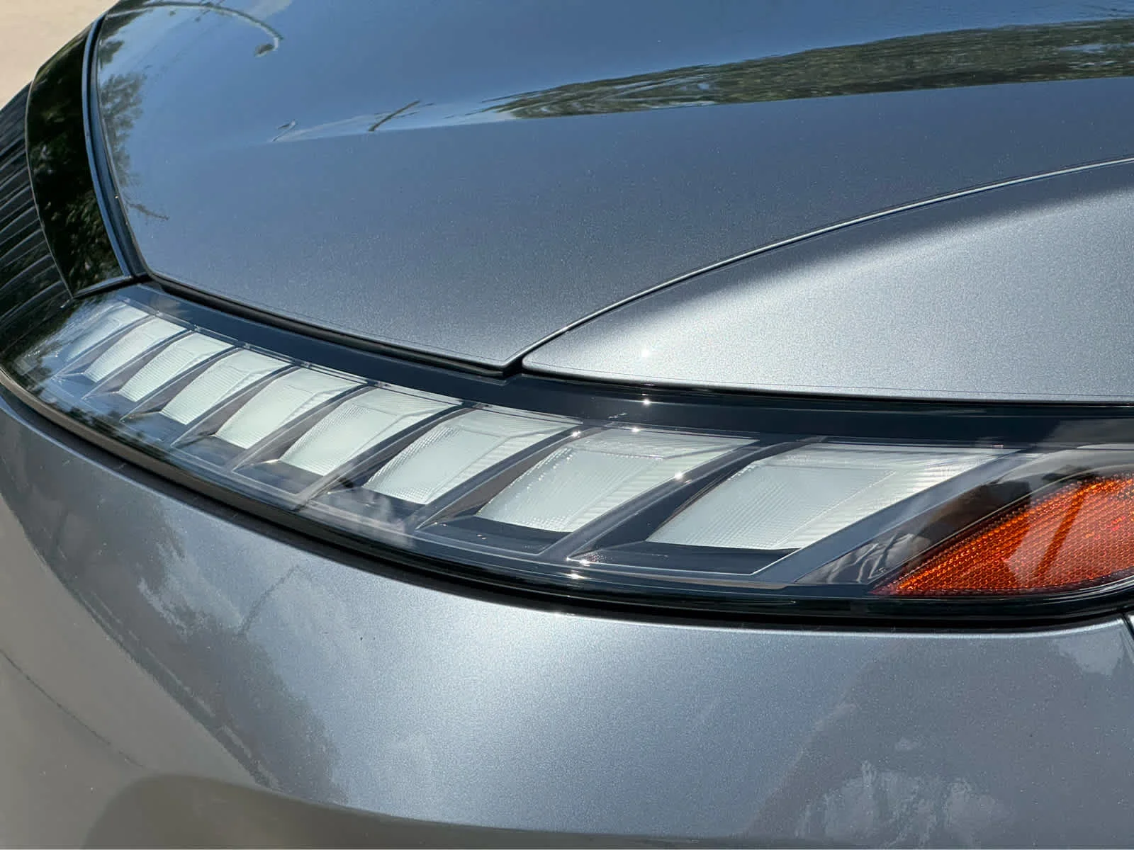 Certified Used 2025 Dynamic Metal/Black Obsidian INFINITI AUTOGRAPH image 8