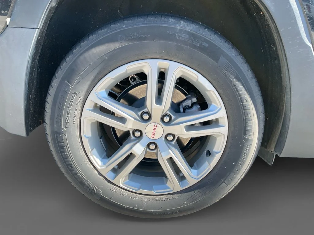Used 2023 EBONY TWILIGHT METALLIC GMC SLE image 10
