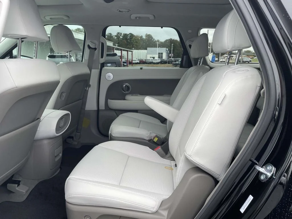 New 2026 Black Hyundai Limited image 11