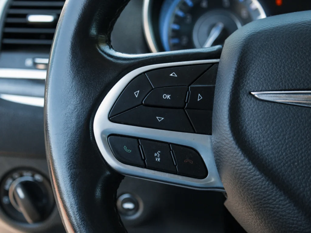 Used 2018 Gloss Black Chrysler Touring image 12