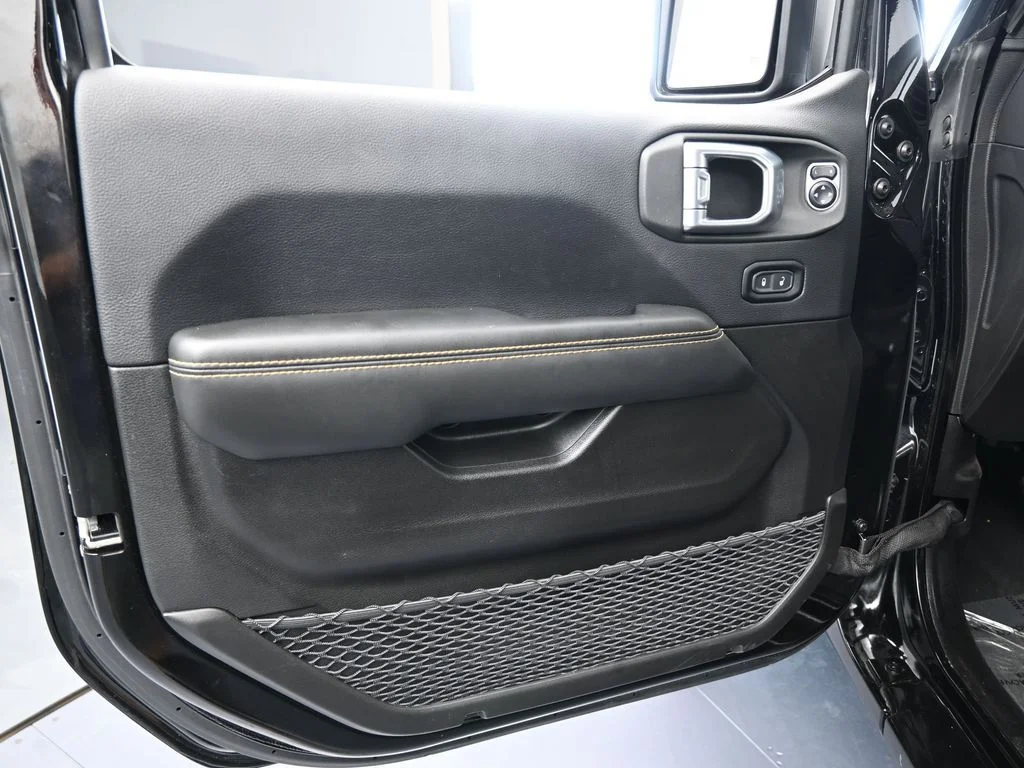 Used 2024 Black Clearcoat Jeep Sport S image 14