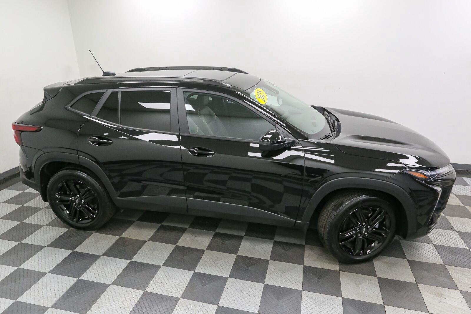 Used 2025 Mosaic Black Metallic Chevrolet ACTIV image 5