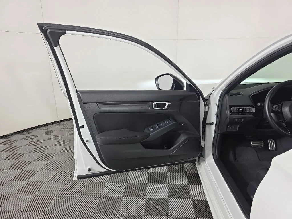 2025 Honda Civic Sport - Photo 50