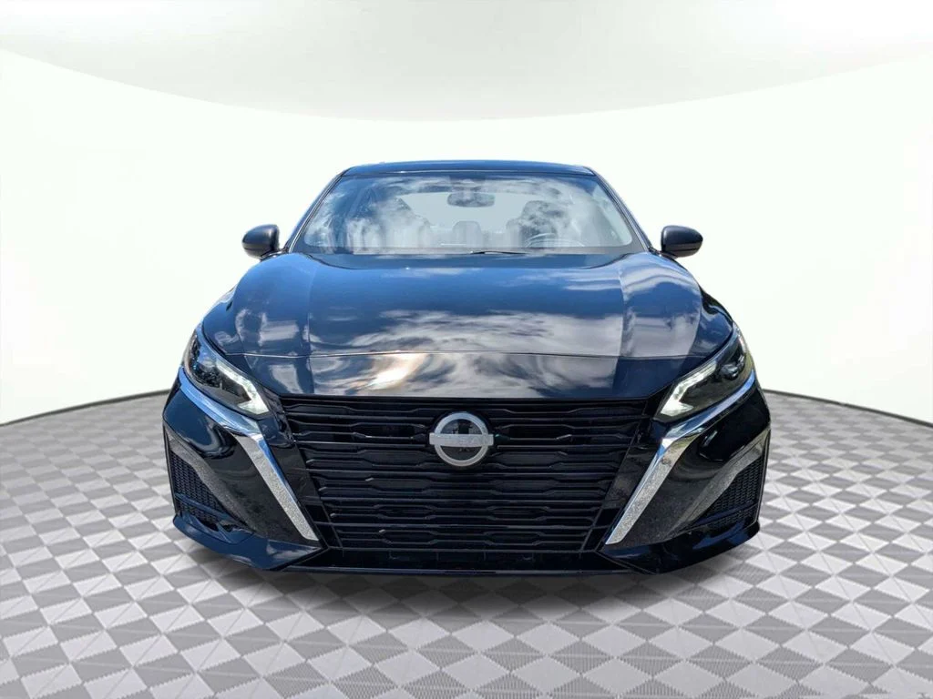 2025 Nissan Altima SV - Photo 8