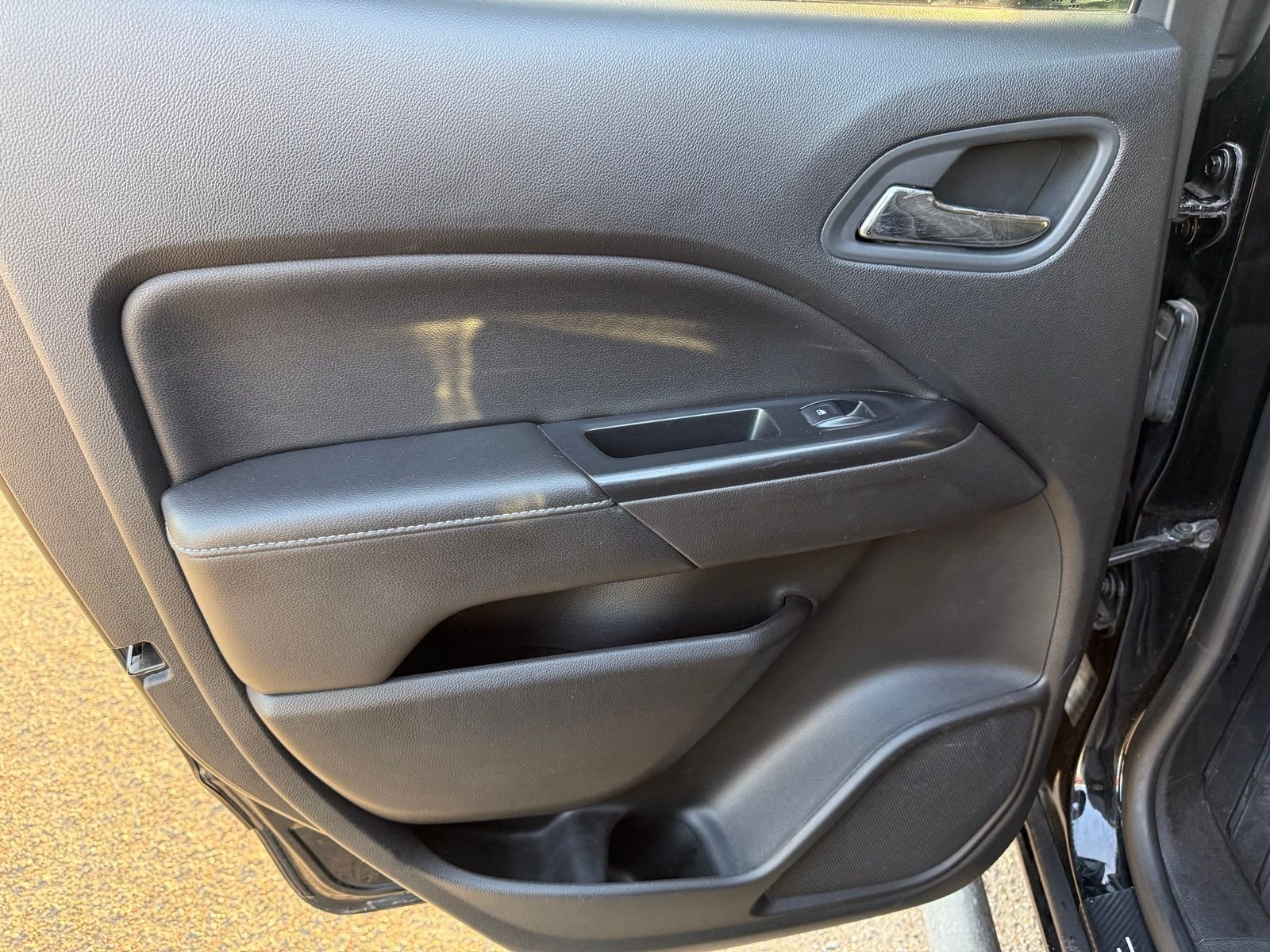 Used 2016 Black GMC SLE1 image 13