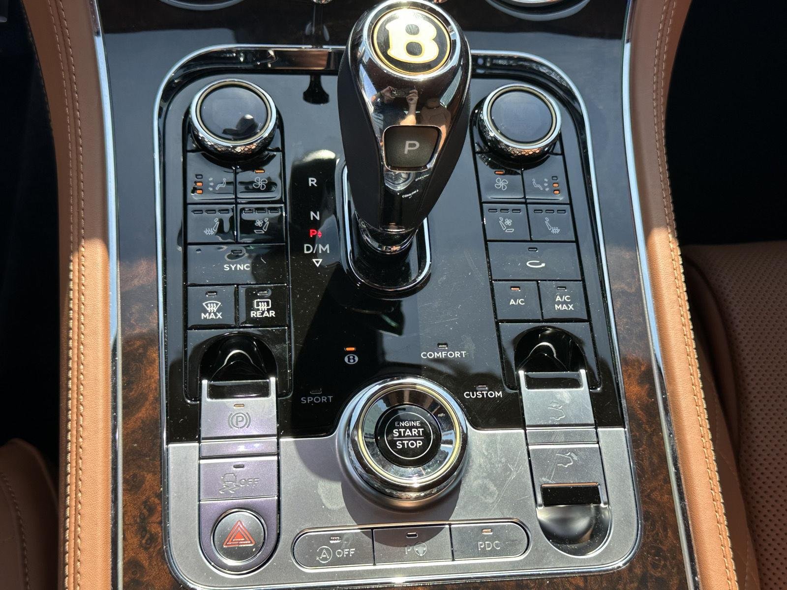 Used 2020 Dark Sapphire BENTLEY  image 33