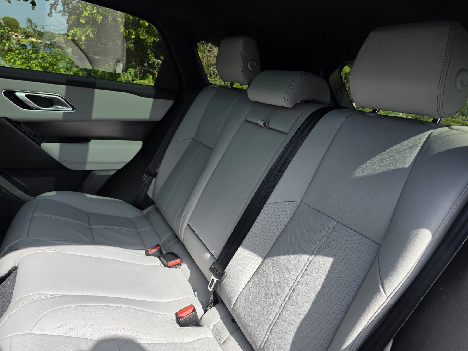 New 2026 Charente Grey Land Rover P250 Belgravia Edition image 13