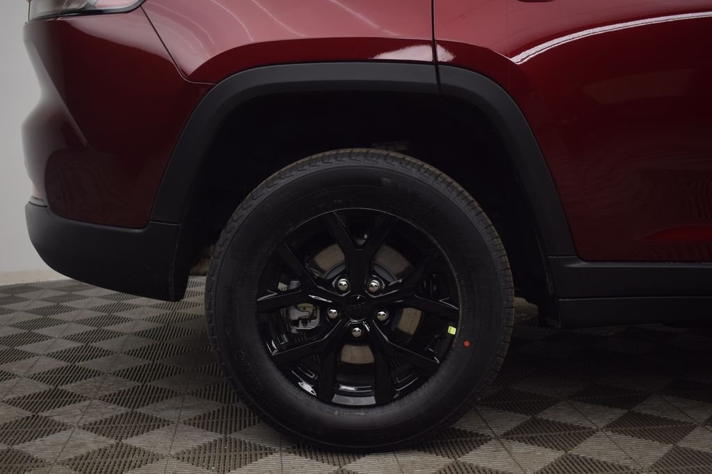 New 2026 Velvet Red Pearl-Coat Exterior Paint Jeep Laredo Altitude image 8