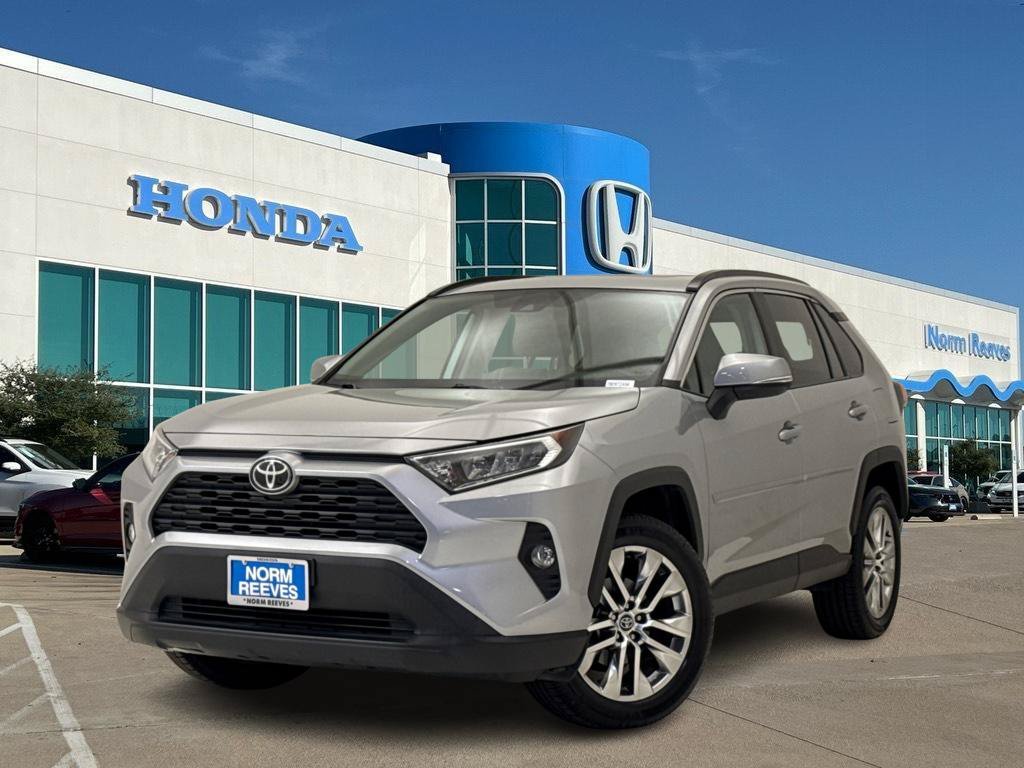 Used 2020 Silver Sky Metallic Toyota XLE Premium image 1