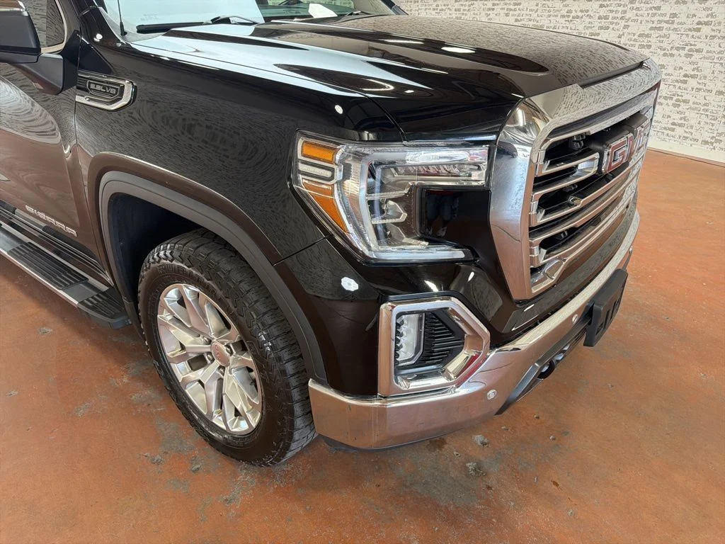 Used 2019 Black GMC SLT image 9