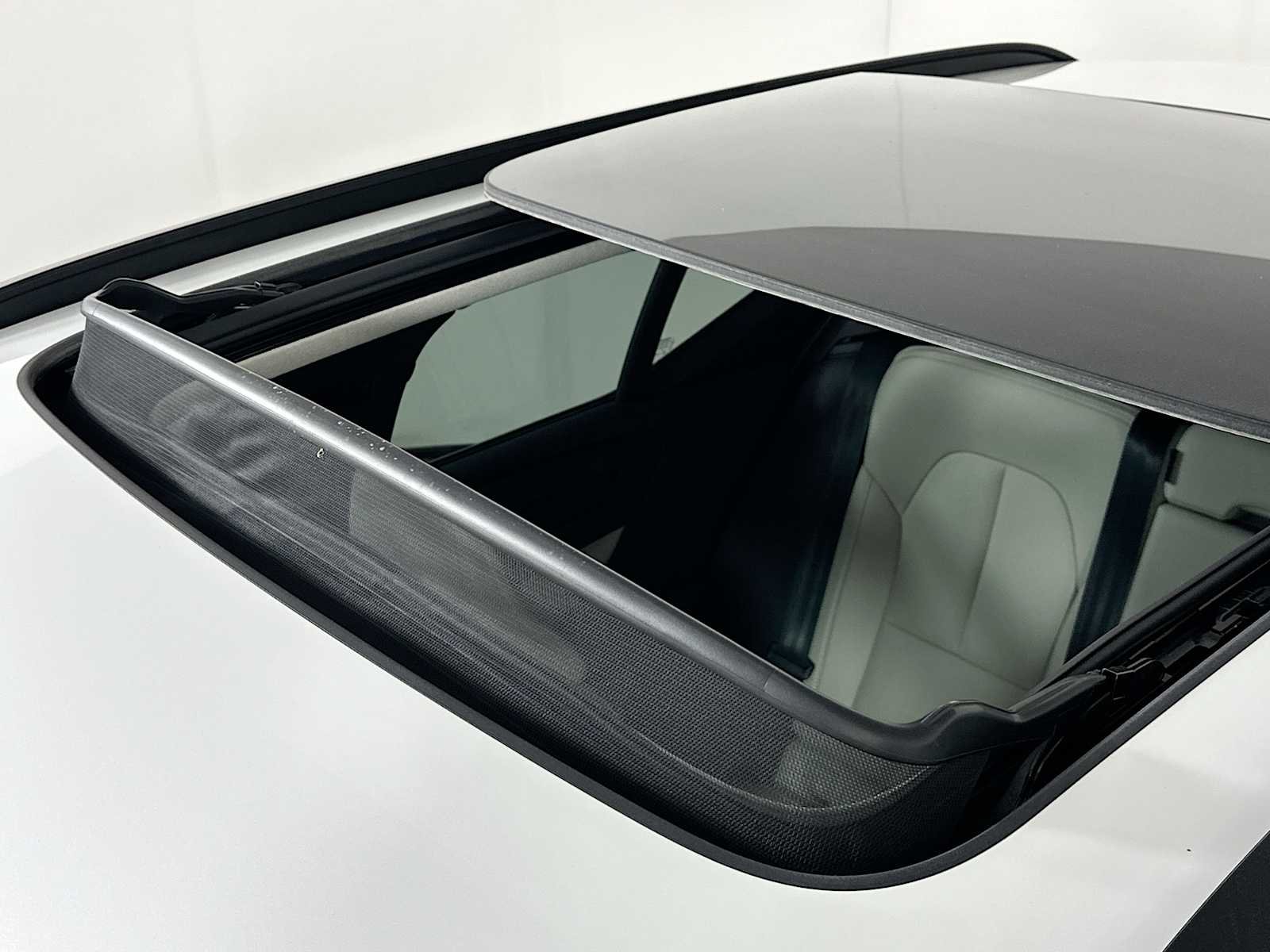 Used 2026 Crystal White Volvo Ultra image 20
