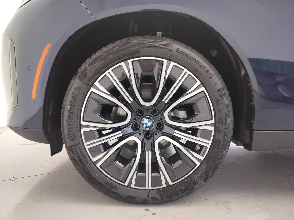 Used 2026 Tanzanite Blue II Metallic BMW 30 xDrive image 5