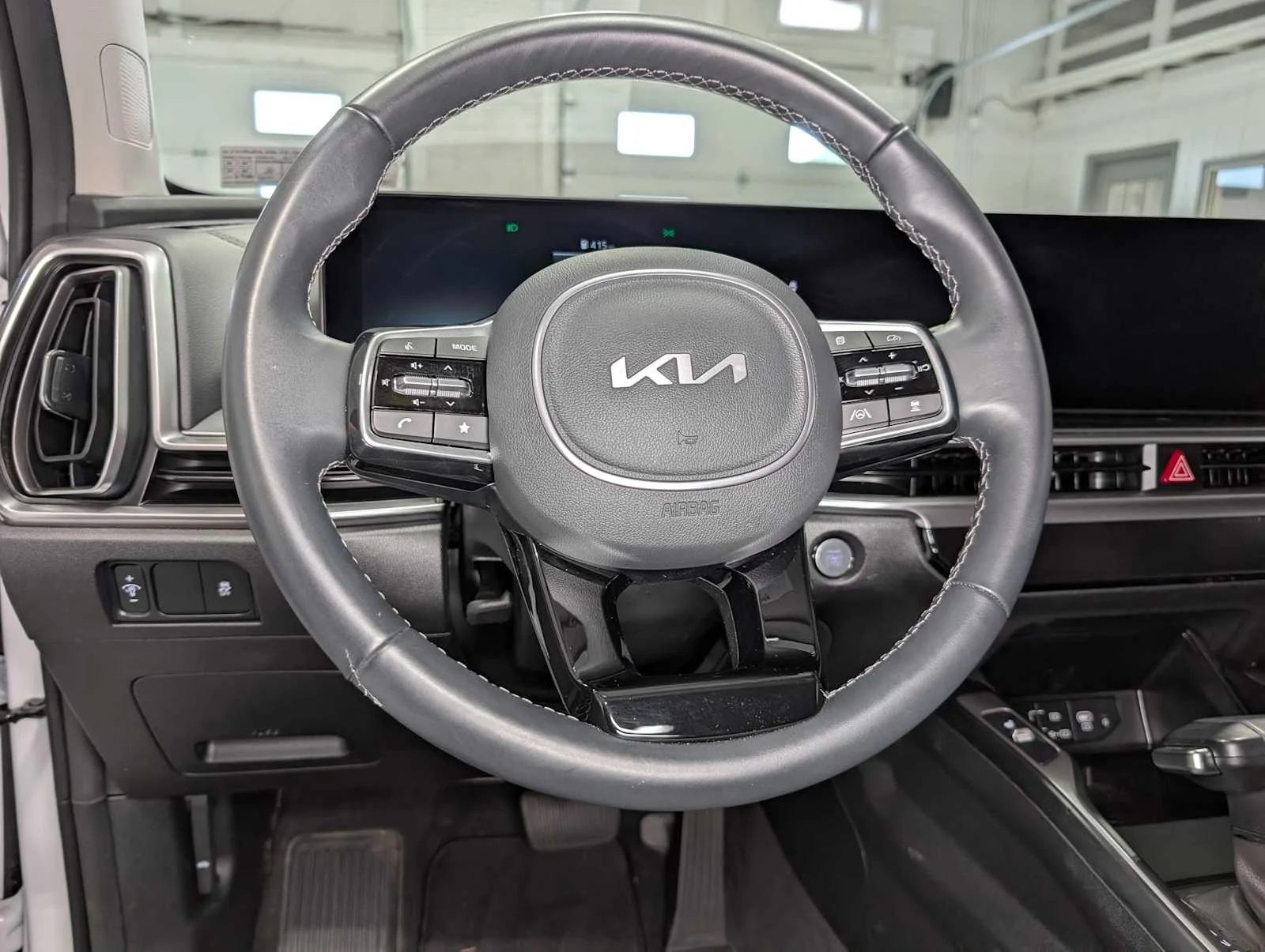 Used 2025 Glacial White Pearl Kia S image 40