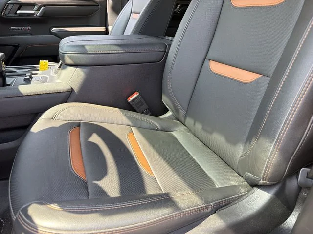 Used 2023 White GMC AT4 image 11