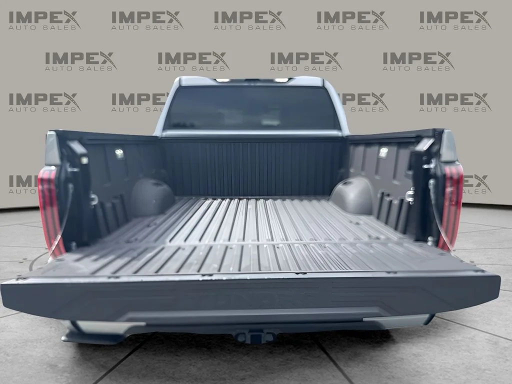 Used 2025 Silver Toyota Platinum image 21