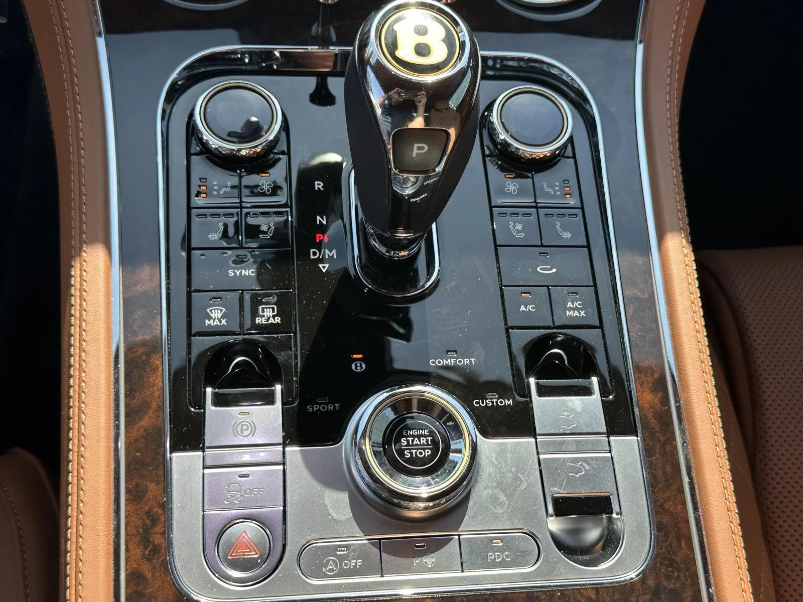 Certified Used 2020 Dark Sapphire BENTLEY  image 33