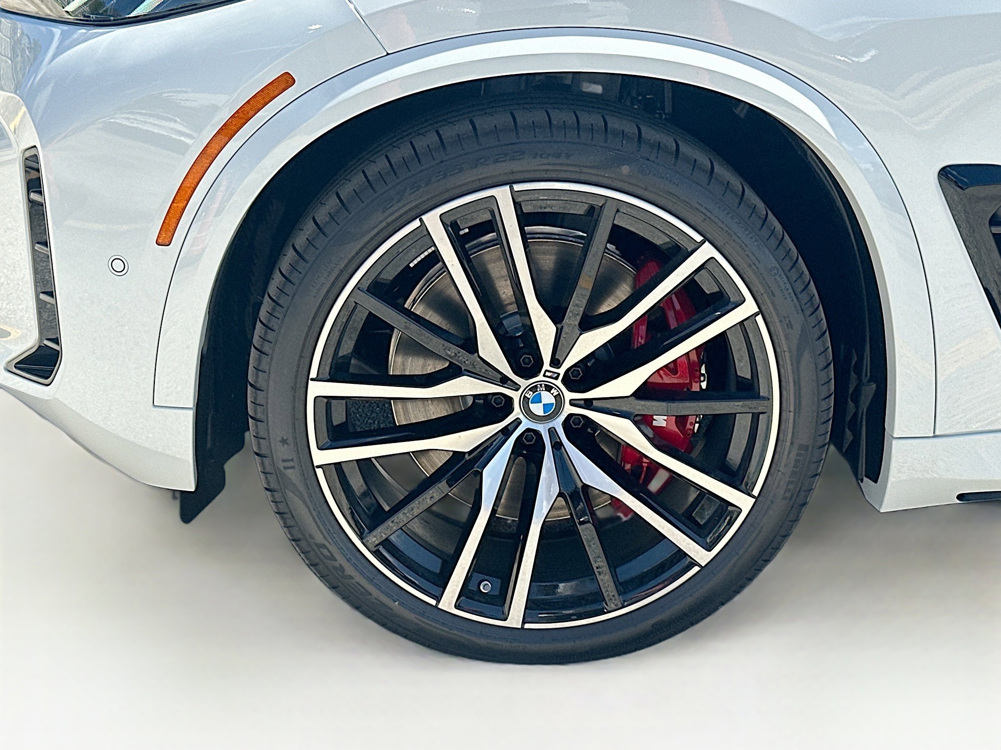 New 2026 Alpine White BMW M60i image 26