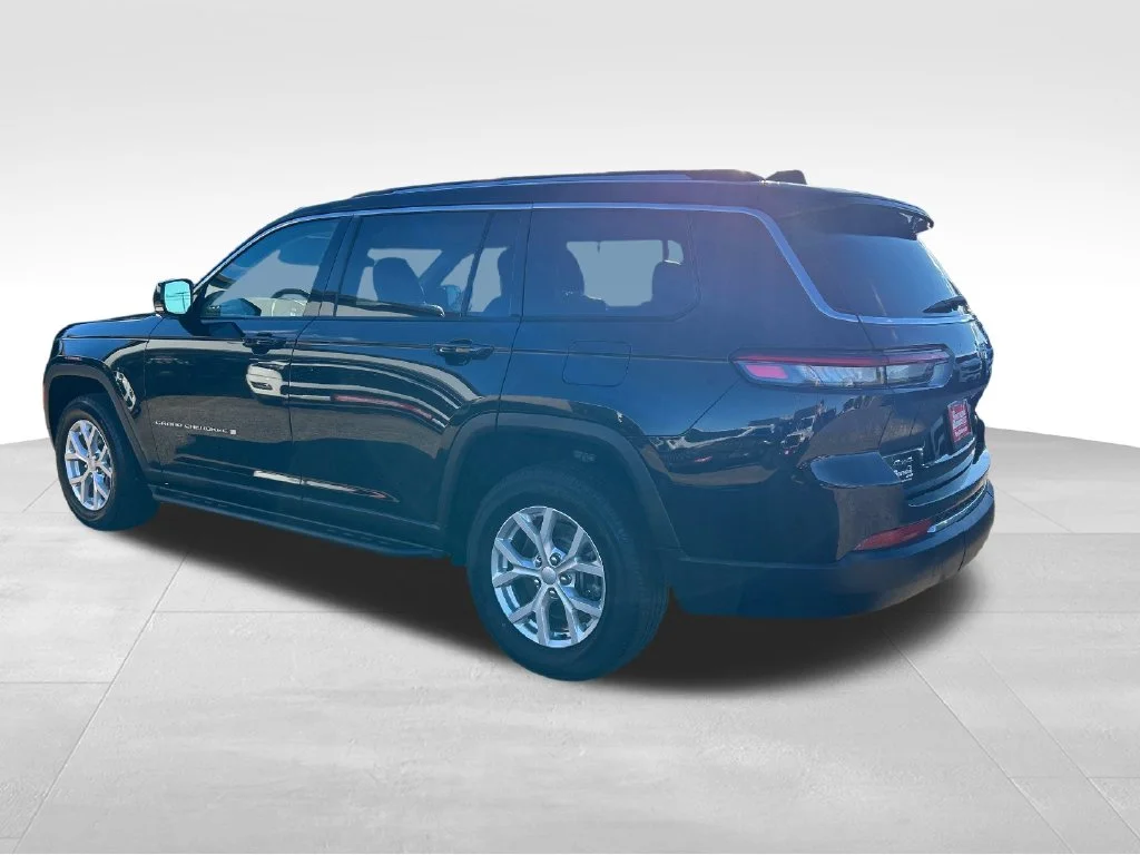 Used 2024 Black Jeep Limited image 3
