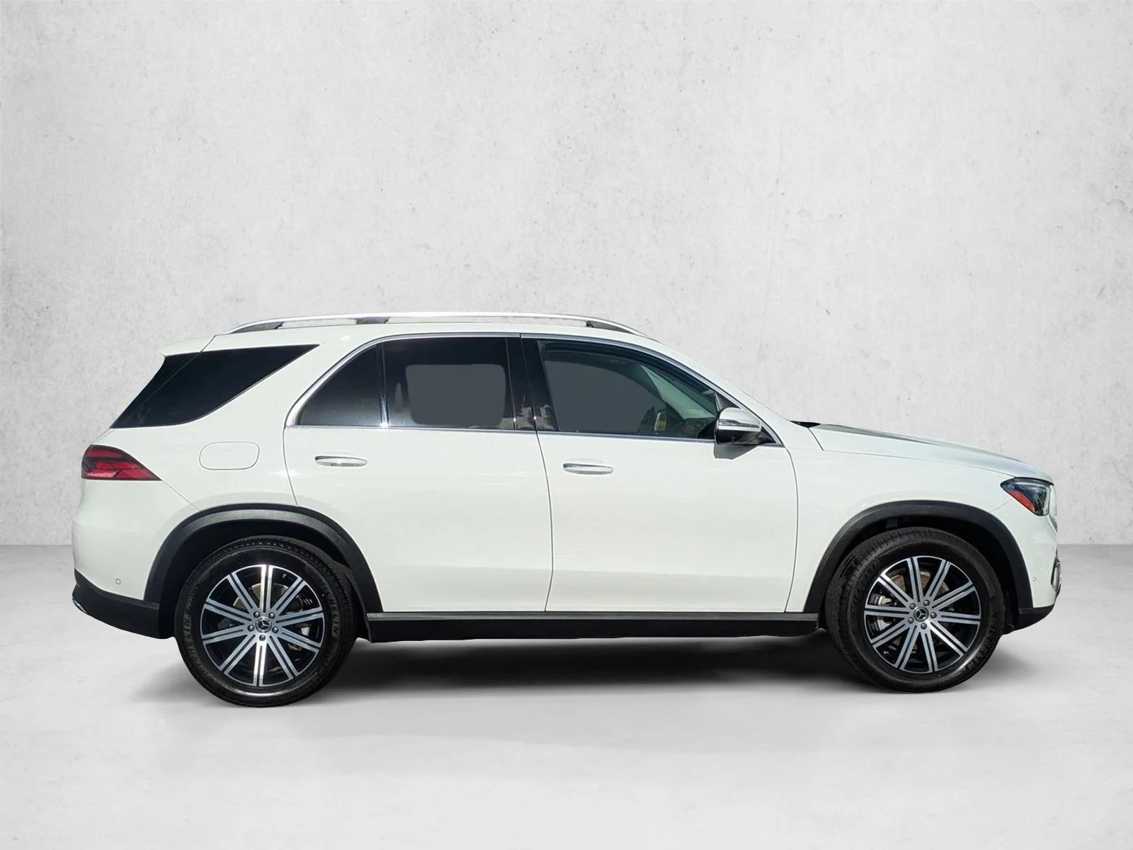 Used 2025 Polar White Mercedes-Benz GLE 350 image 4