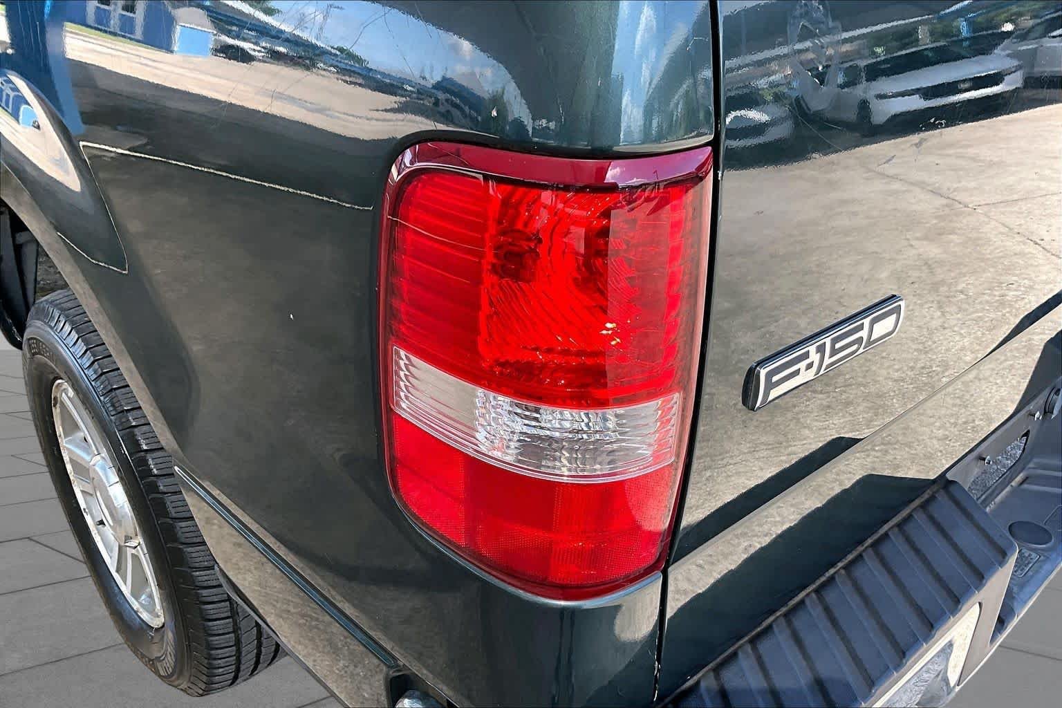 Used 2005 Dark Shadow Grey Metallic Ford XLT image 28