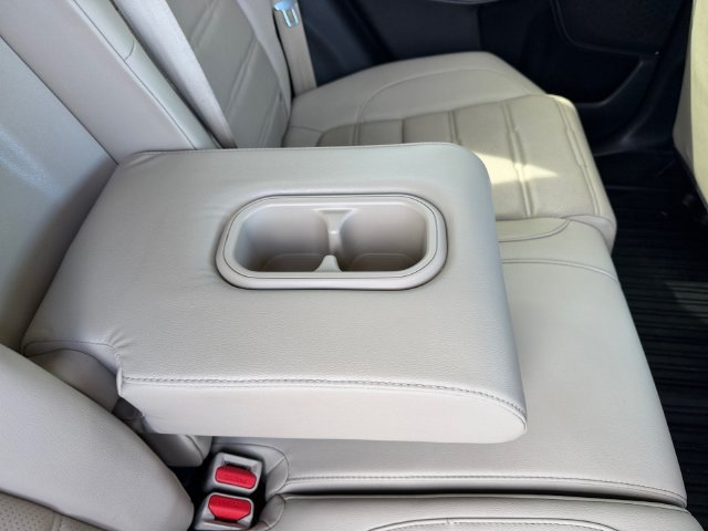 Used 2018 White Honda EX-L image 36