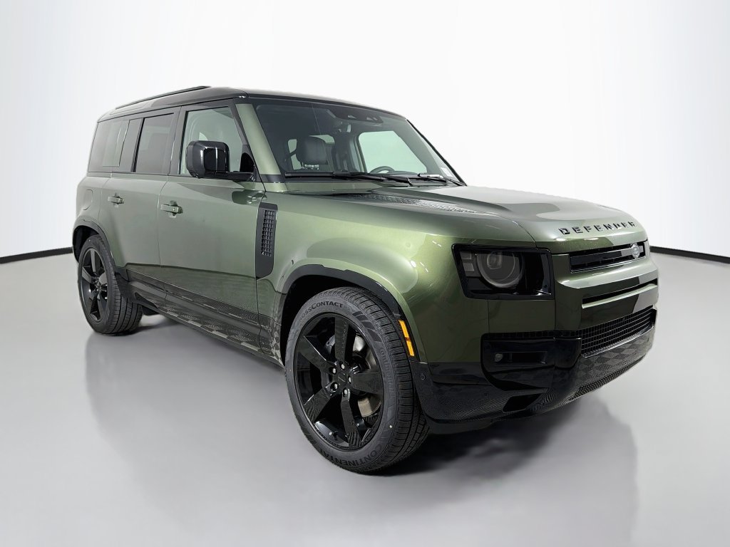 New 2026 Woolstone Green Land Rover X-Dynamic SE image 3