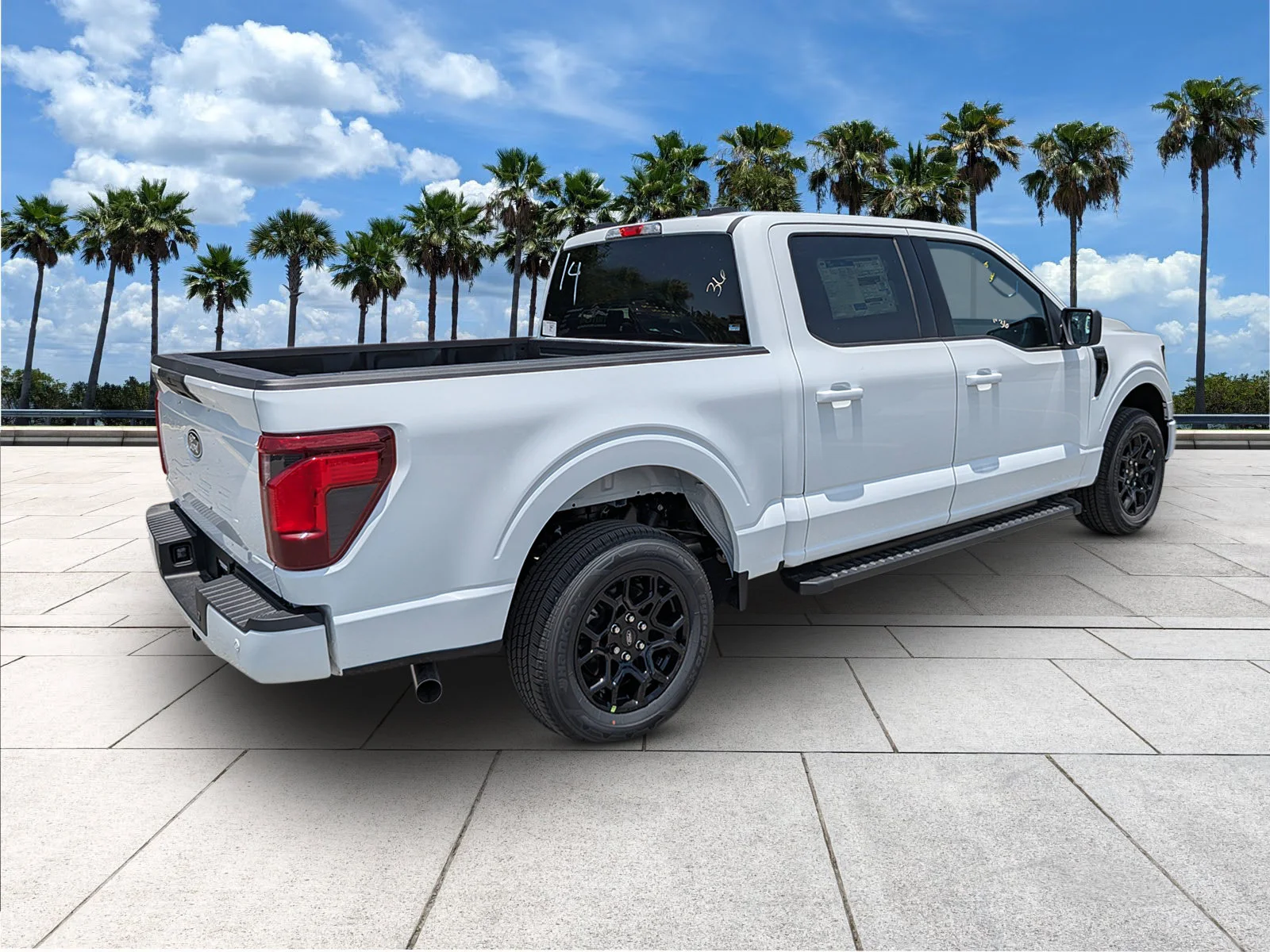 New 2026 Oxford White Ford XLT image 7
