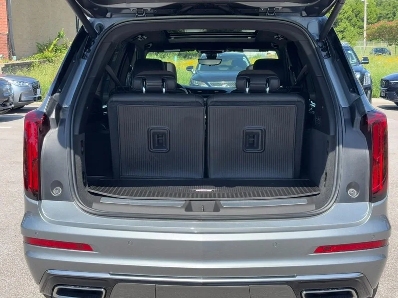 Used 2023 Silver Cadillac Premium Luxury image 9