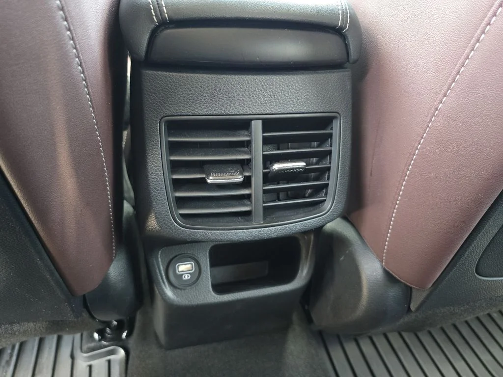 Used 2022 Snow White Pearl Kia SX image 25