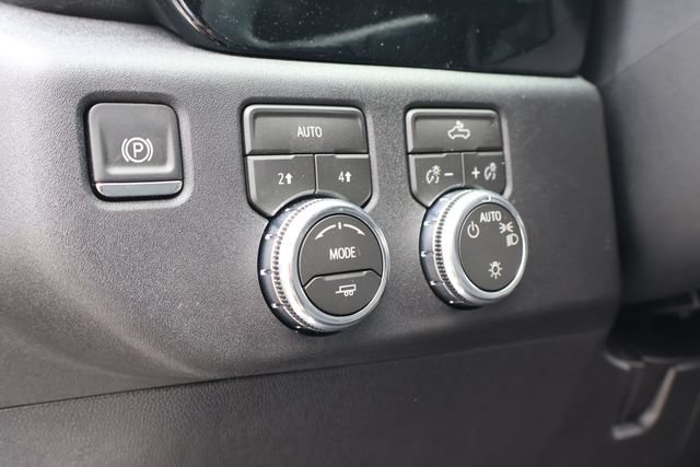 New 2026 Onyx Black GMC SLE image 23