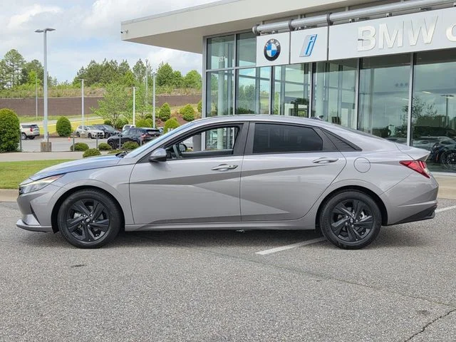 Used 2023 Silver Hyundai SEL image 2
