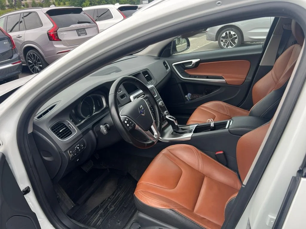Used 2015 Crystal White Pearl Volvo T5 Platinum image 8