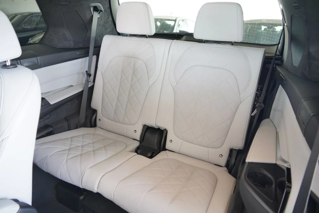 New 2027 Skyscraper Grey Metallic BMW xDrive40i image 19