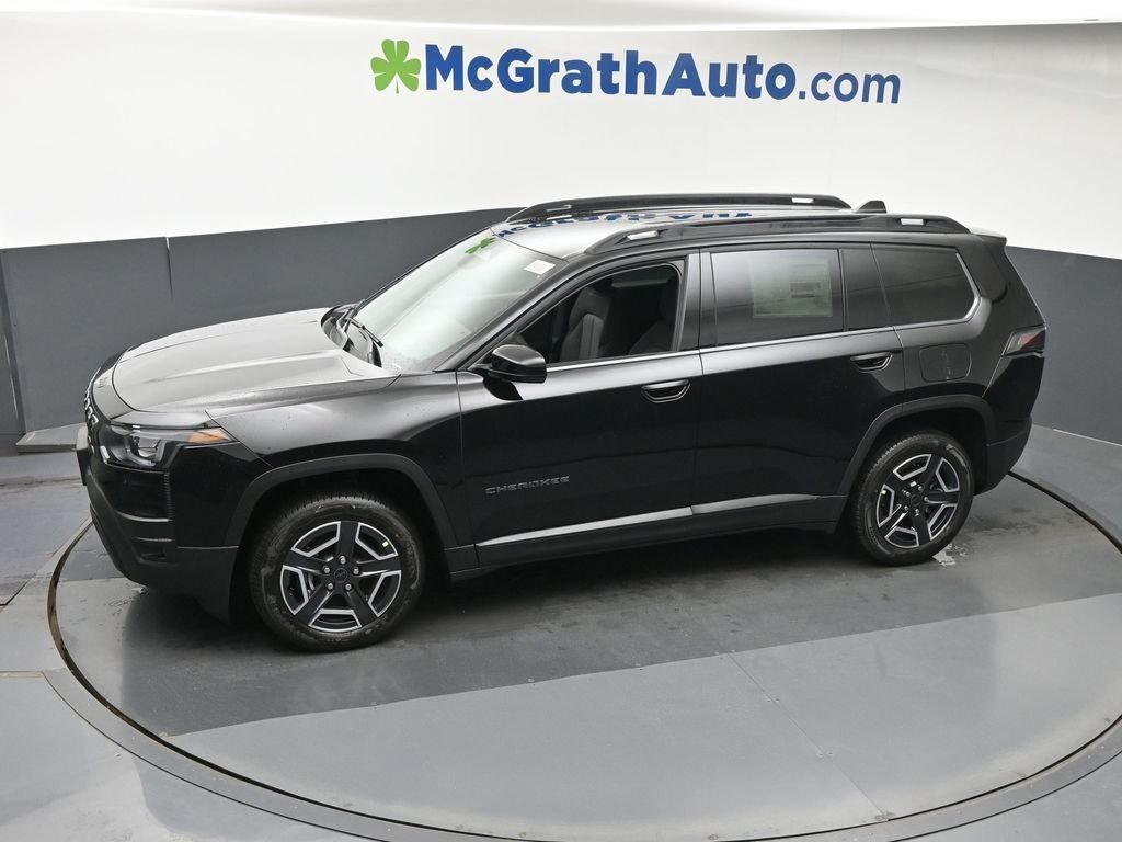 New 2026 Diamond Black Crystal Pearlcoat Jeep Laredo image 17