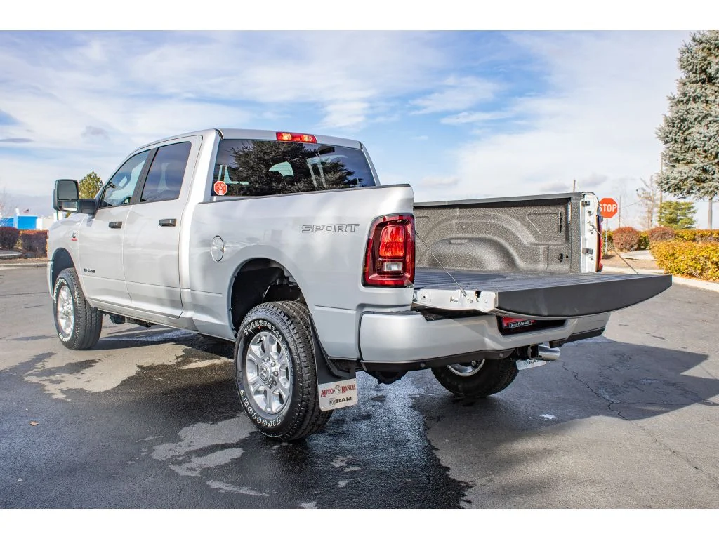 2026 RAM 2500 Big Horn - Photo 9