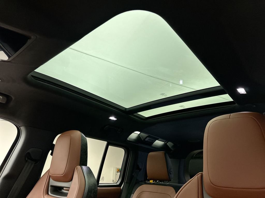 New 2026 Petra Copper Land Rover OCTA image 23