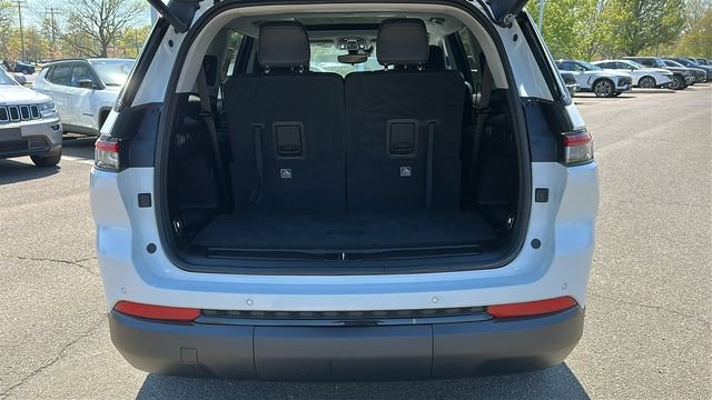 Used 2023 White Jeep Limited image 27