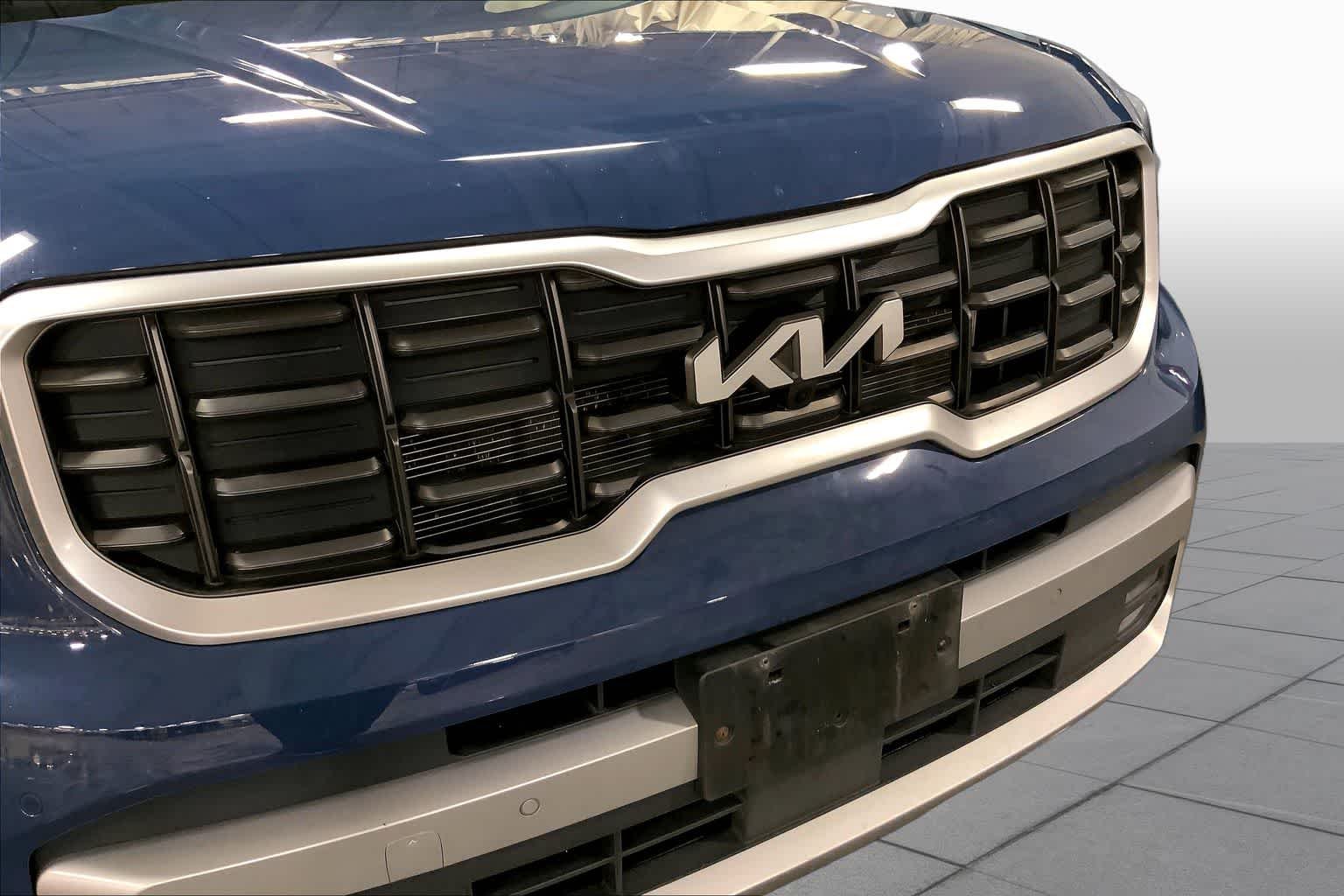 Used 2023 Midnight Lake Blue Kia SX Prestige image 30