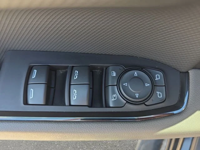 Used 2022 Black Chevrolet ZR2 image 27