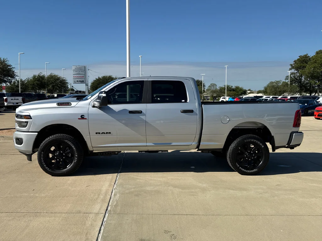 New 2027 Silver-Zynith Exterior Paint RAM Big Horn image 6