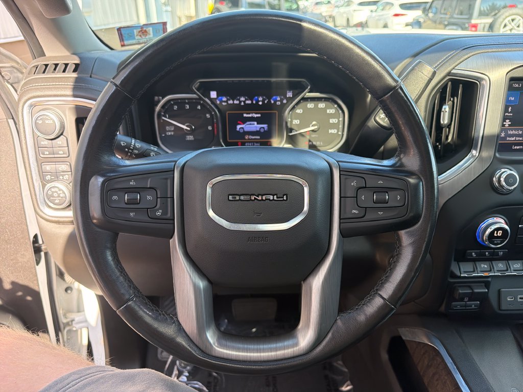 Used 2020 White GMC Denali image 28