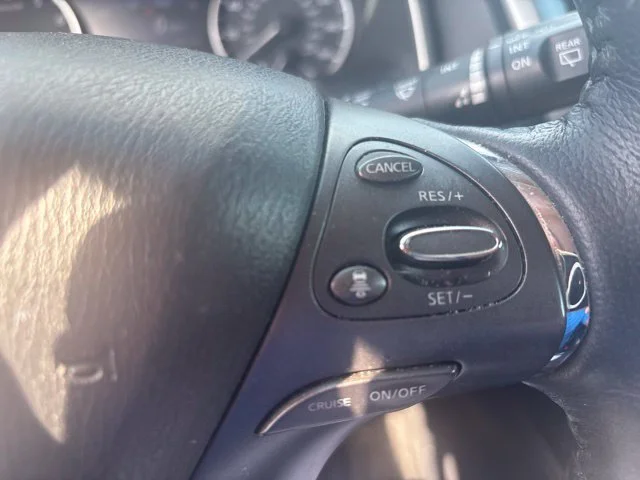 Used 2020 White Nissan SL image 10