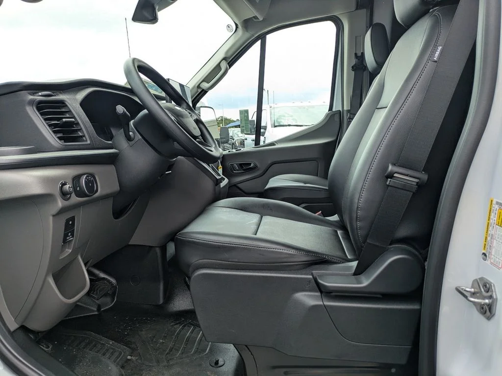 New 2026 Oxford White Ford Base image 20