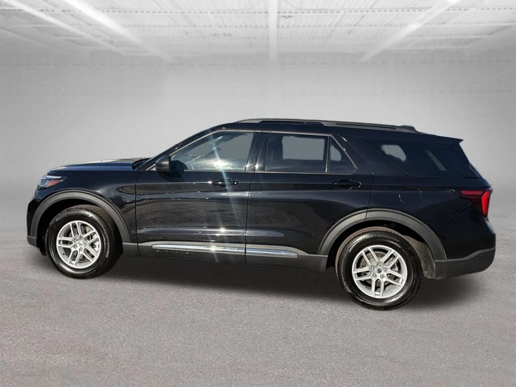 Used 2025 Black Ford Active image 6