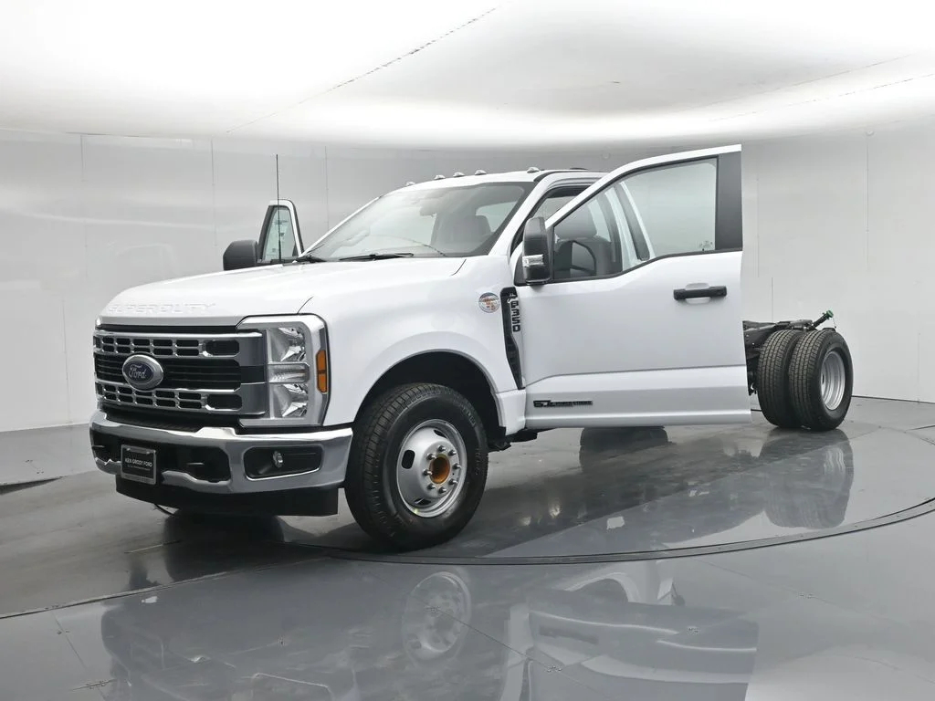 New 2026 White Ford XL image 24