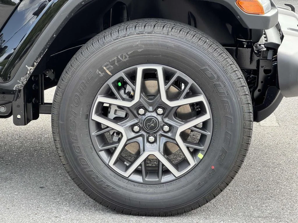 2025 Jeep Wrangler 4-Door Sahara - Photo 12