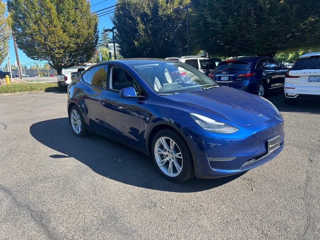 Used 2020 Deep Blue Metallic Tesla Long Range image 2
