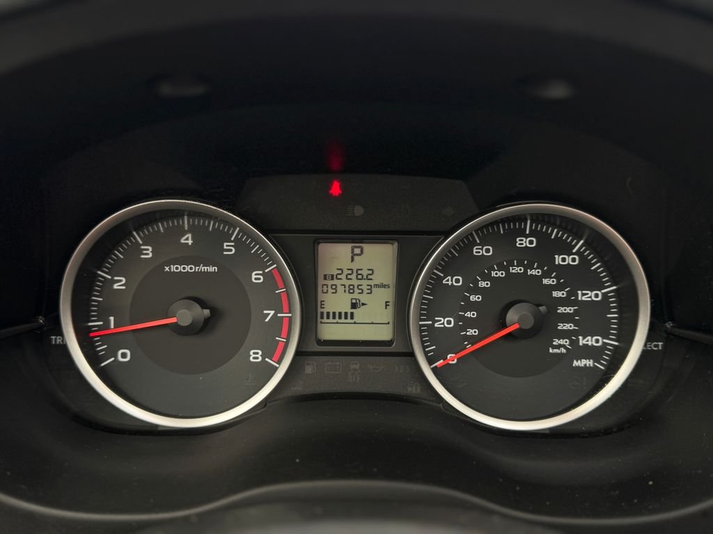 Used 2018 Ice Silver Metallic Subaru 2.5i Premium image 16